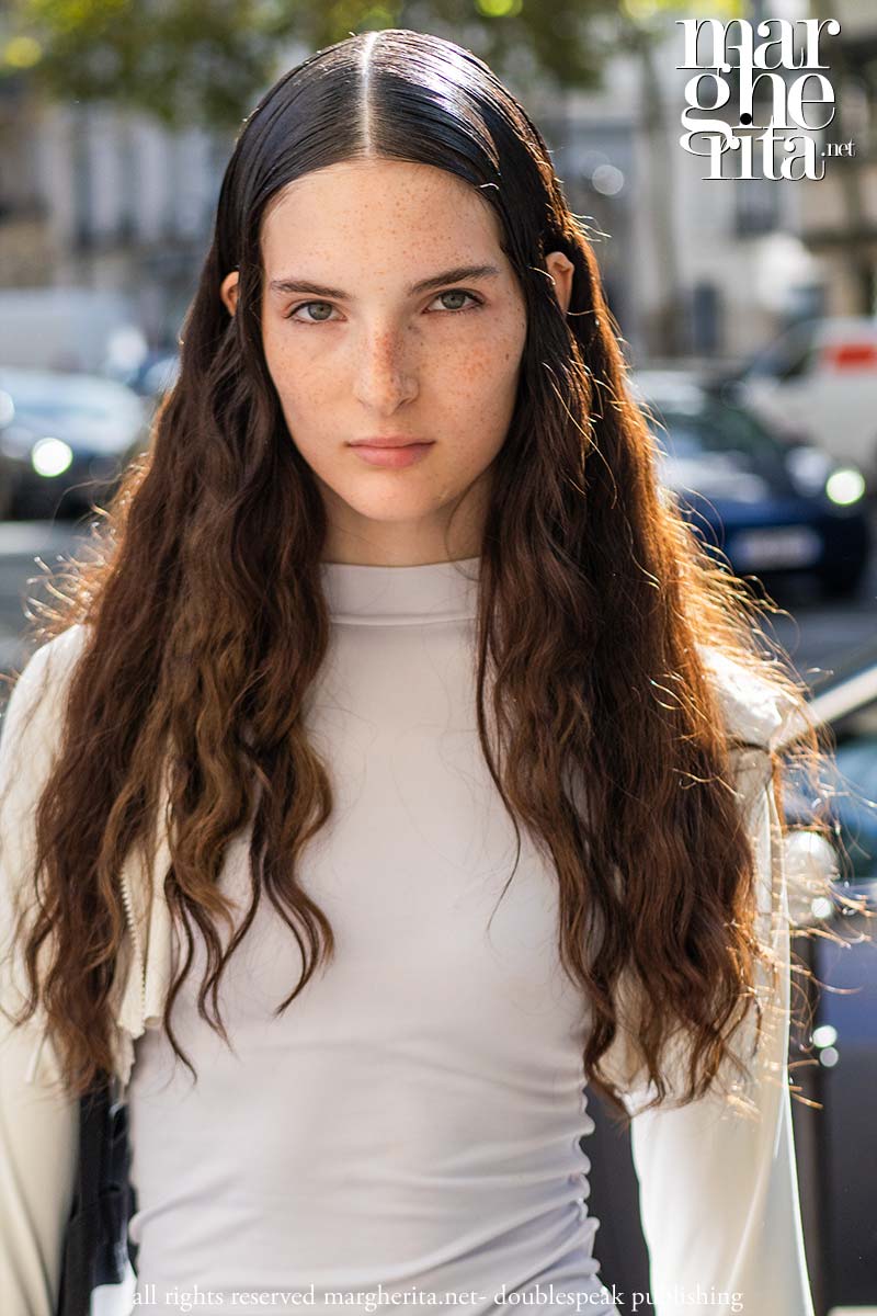 Look capelli: gel audaci per il 2026: il dettaglio che cambia tutto - Photo Charlotte Mesman