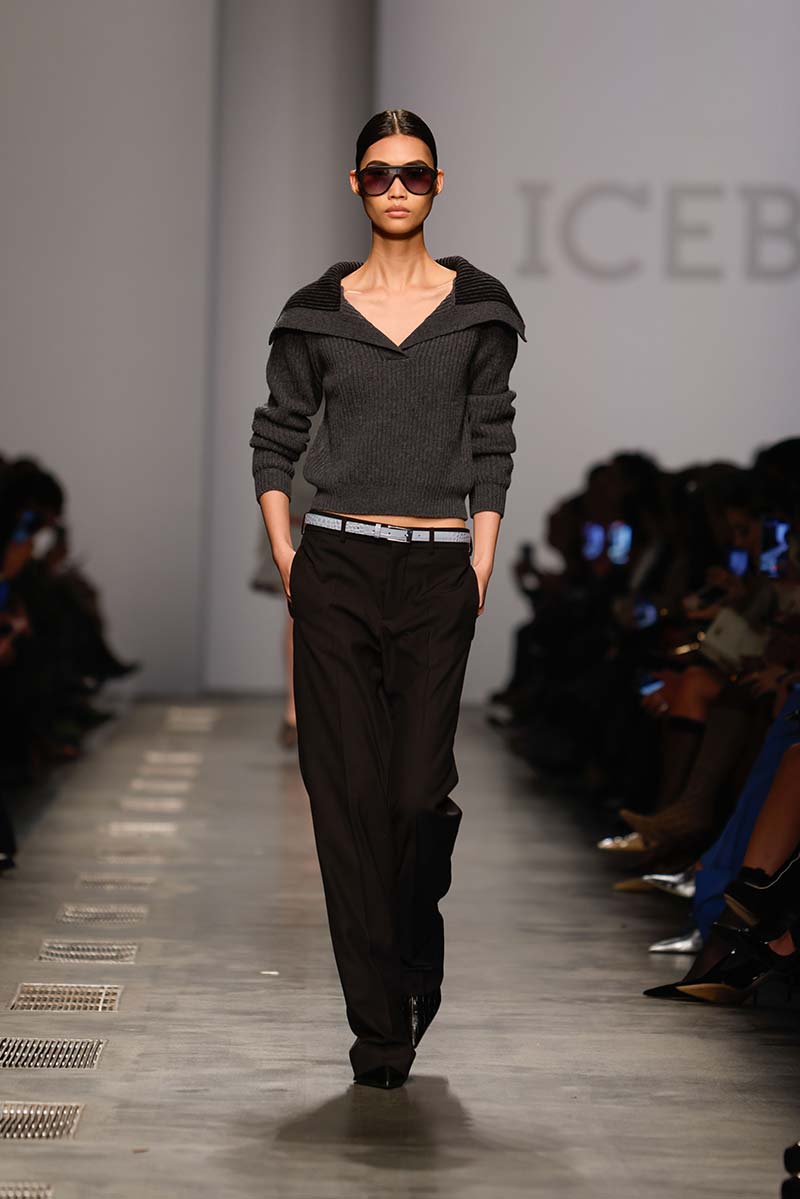Pantaloni e maglioni per l'inverno 2025 2026 - Photo courtesy of Iceberg