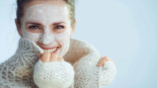 Cura della pelle in inverno: proteggere viso, collo e mani dal freddo