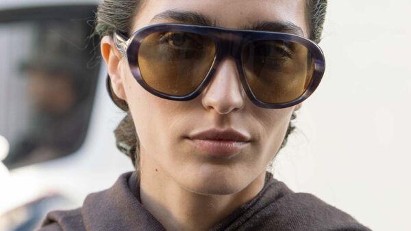 Questi sono gli occhiali del momento. Le montature più trendy - Photo Charlotte Mesman