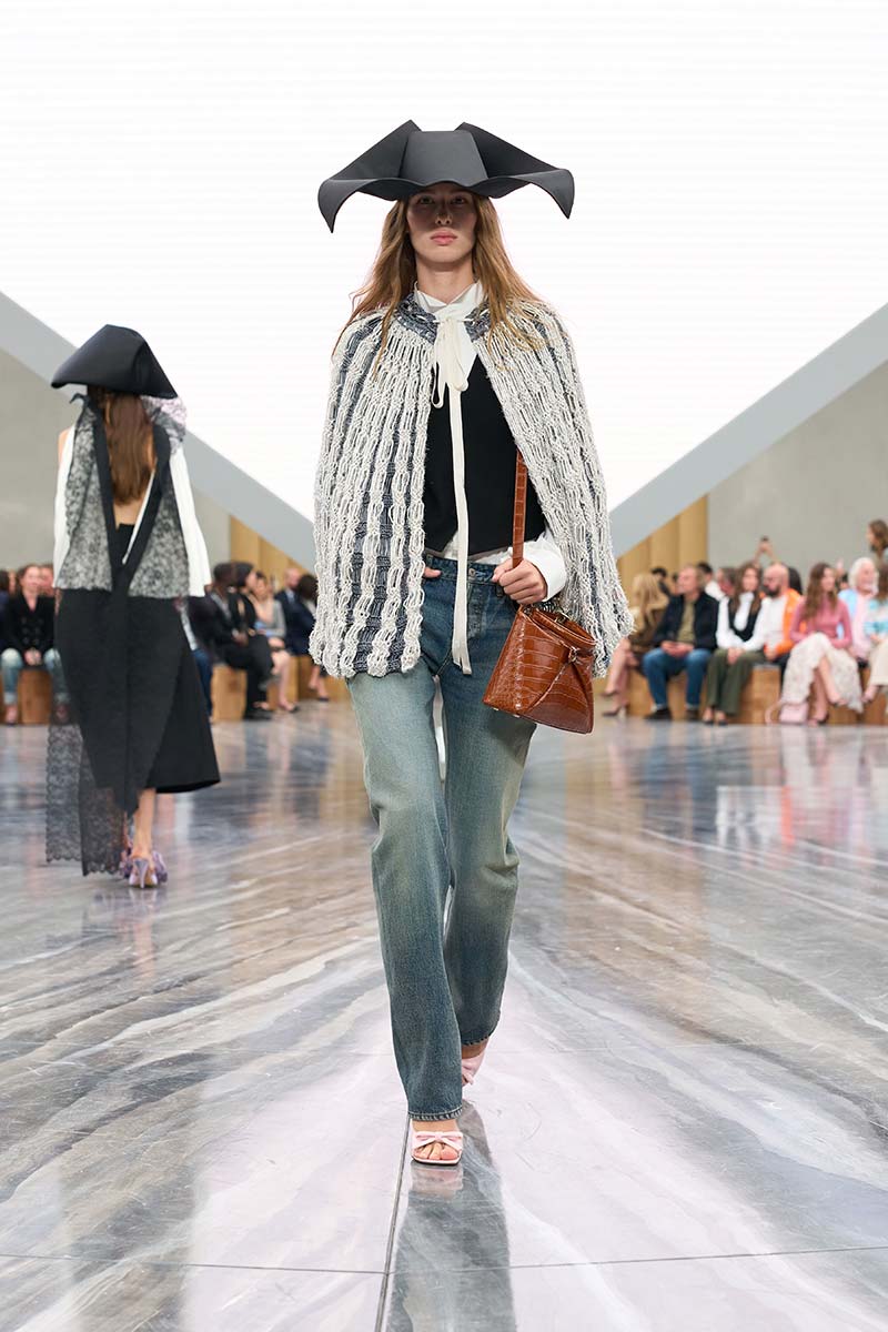 Tendenze moda 2026: torneremo davvero a indossare i jeans skinny? - Photo courtesy of Dior