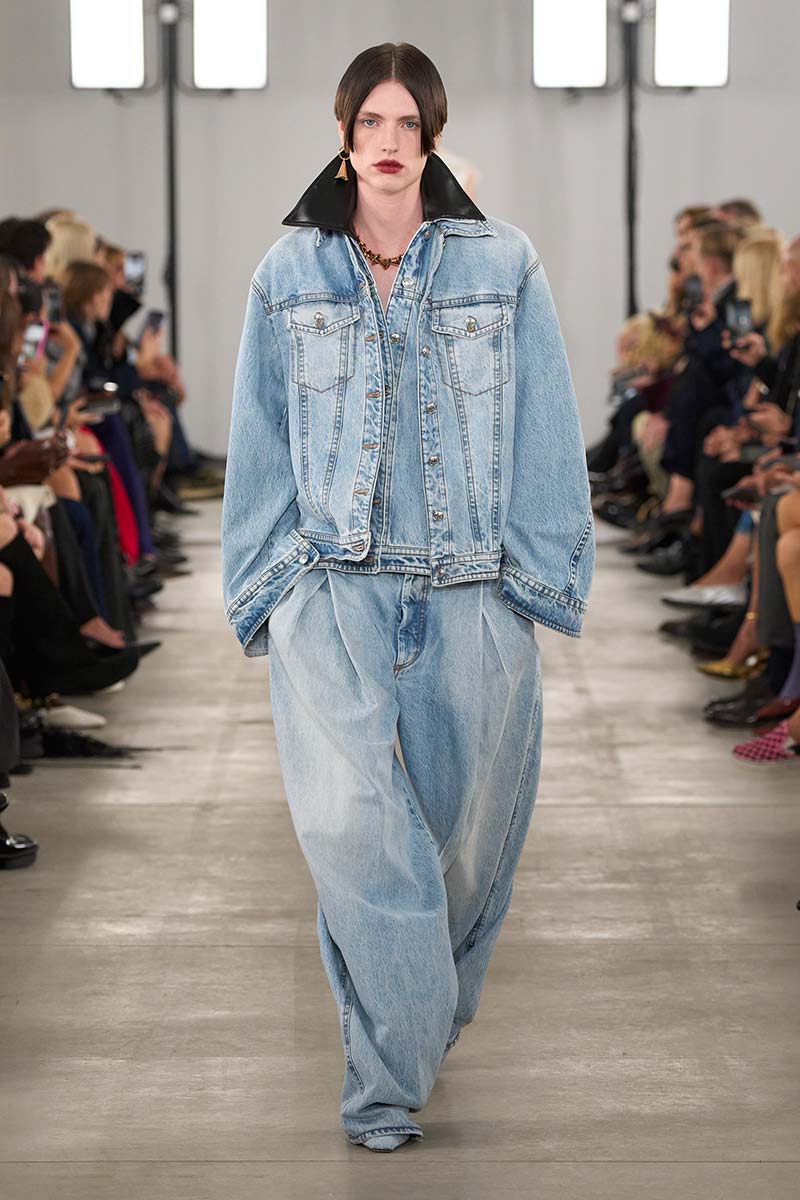 Tendenze moda 2026: torneremo davvero a indossare i jeans skinny? - Photo courtesy of Sportmax