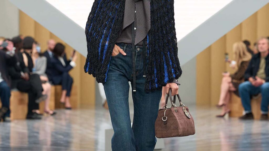 Tendenze moda 2026: torneremo davvero a indossare i jeans skinny? - Photo courtesy of Dior