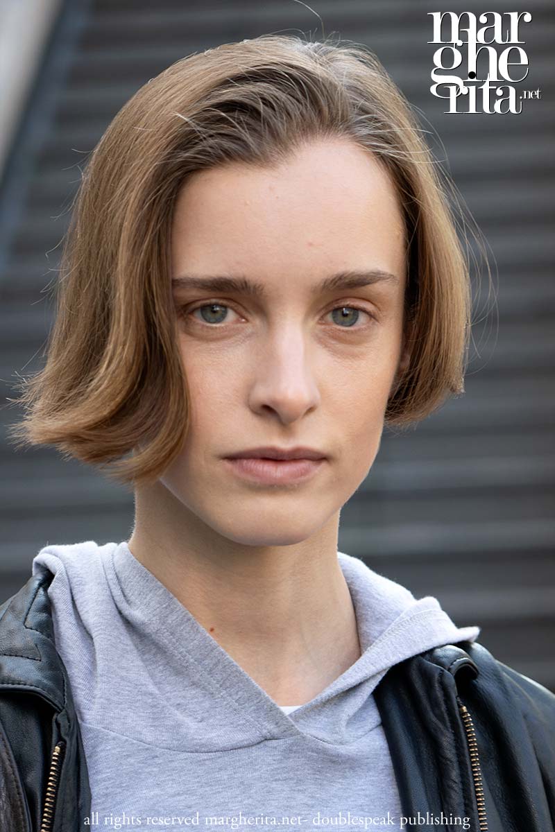 Tagli di capelli, il power bob alla Emily: il taglio capelli di tendenza per il 2026 - Photo Charlotte Mesman