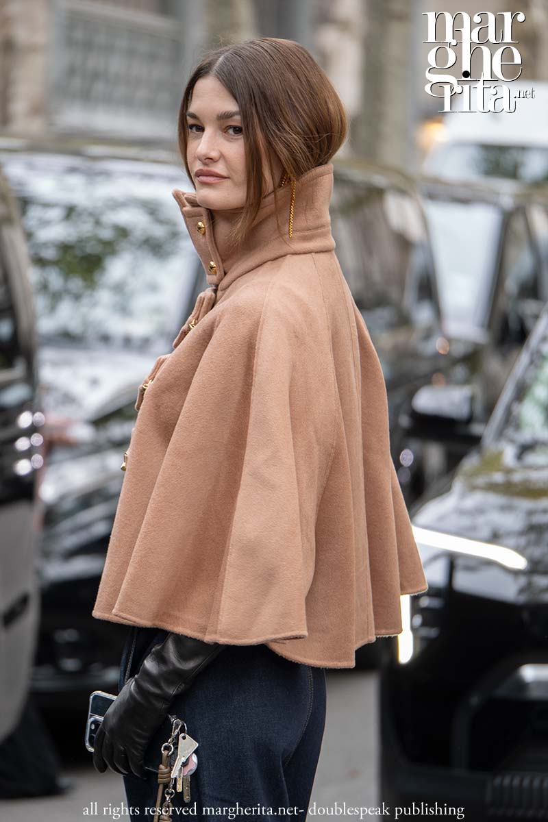 Tagli di capelli, il power bob alla Emily: il taglio capelli di tendenza per il 2026 - Photo Charlotte Mesman