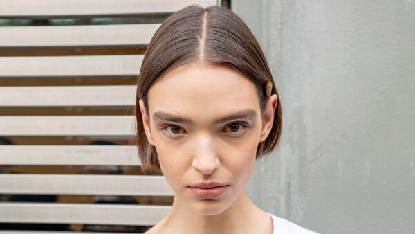 Tagli di capelli, il power bob alla Emily: il taglio capelli di tendenza per il 2026 - Photo ADVERSUS