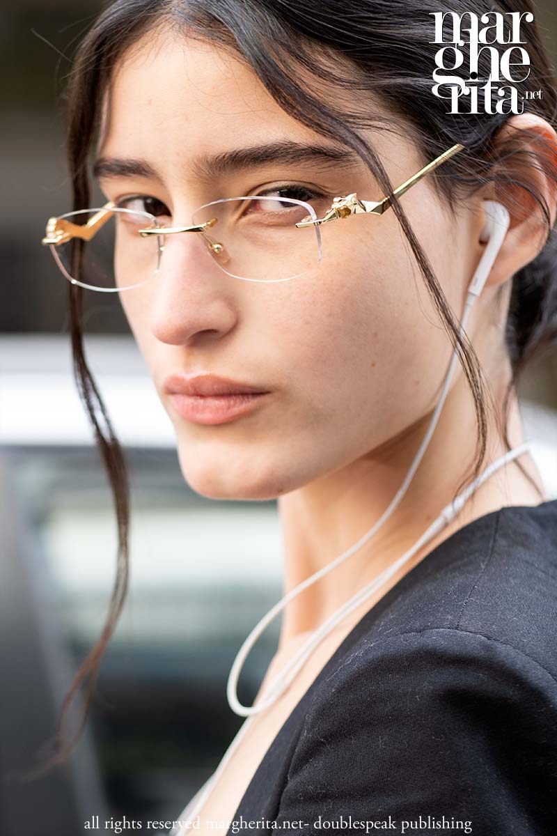 Cinque tendenze occhiali 2026 - Photo Charlotte Mesman