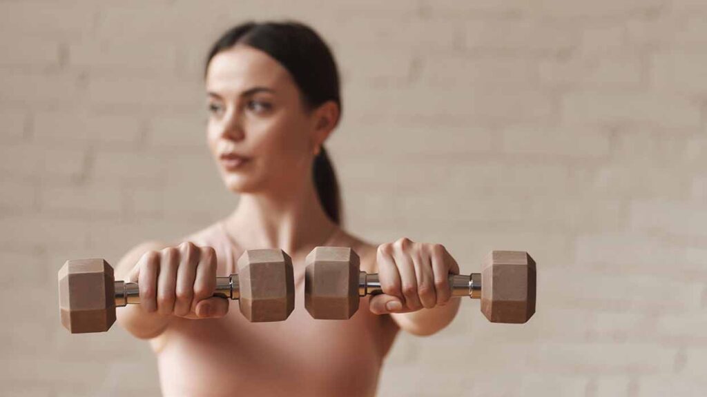 Forti a qualsiasi età: perché la mezza età è il momento perfetto per iniziare a sollevare pesi