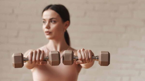 Forti a qualsiasi età: perché la mezza età è il momento perfetto per iniziare a sollevare pesi