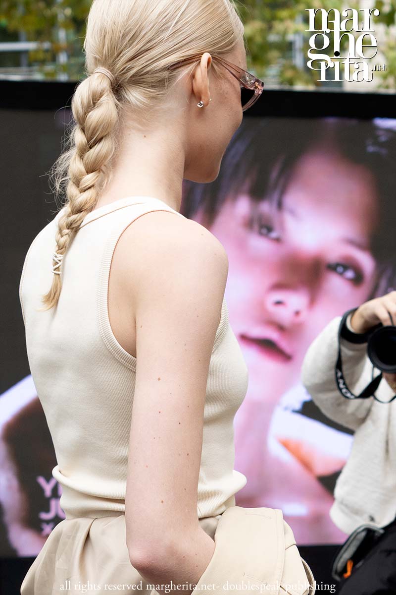 Le tre acconciature con trecce che vedremo nel 2026. Sono super trendy! - Photo Charlotte Mesman