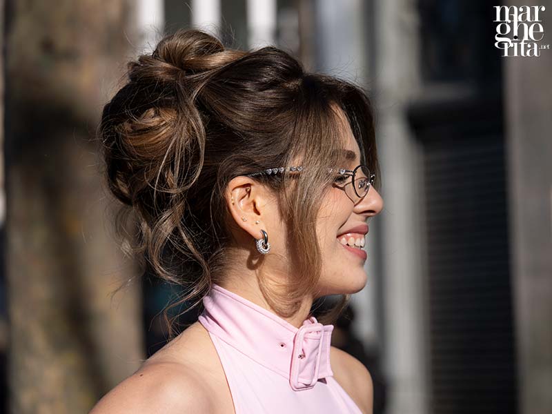 Tendenze capelli. Gli chignon avvistati alla Paris Fashion Week - Photo Charlotte Mesman