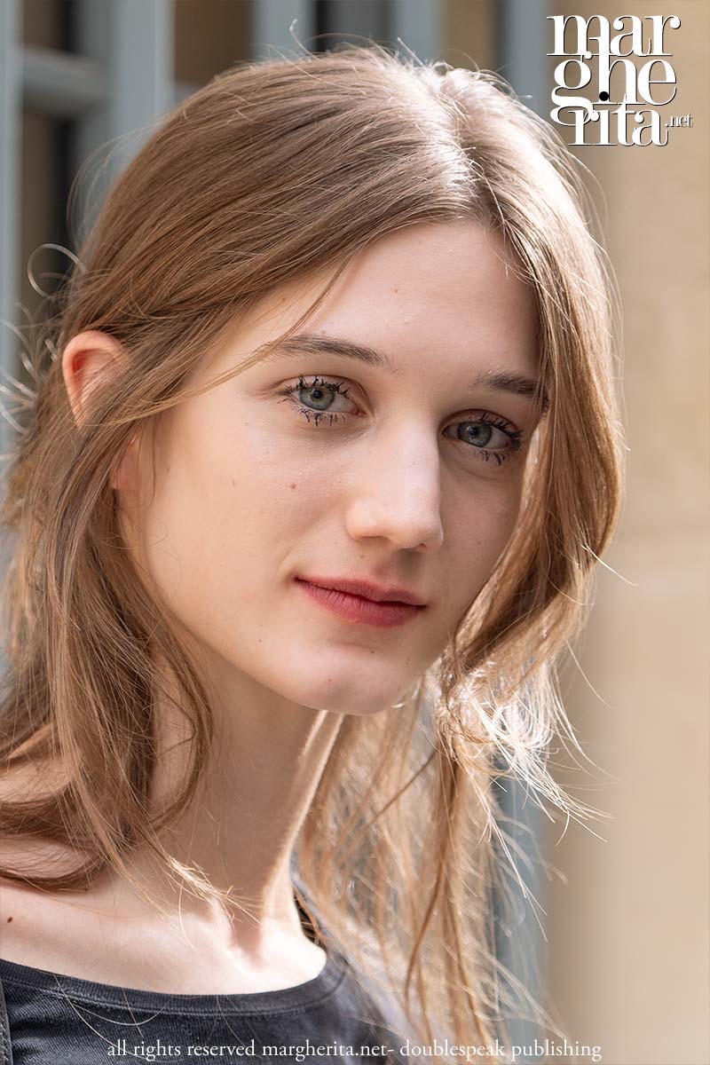 Il mascara è tornato (eccome!). Dal “no mascara” alle “spider lashes” - Photo Charlotte Mesman