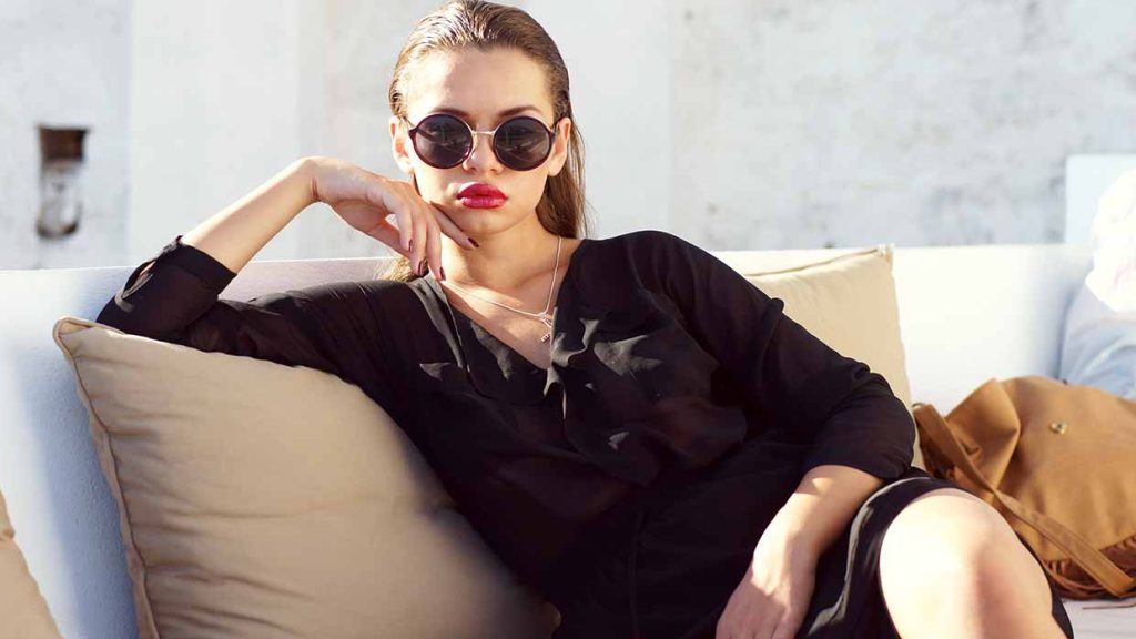 Mini, midi, maxi - guida alle lunghezze degli abiti da donna nella moda urbana