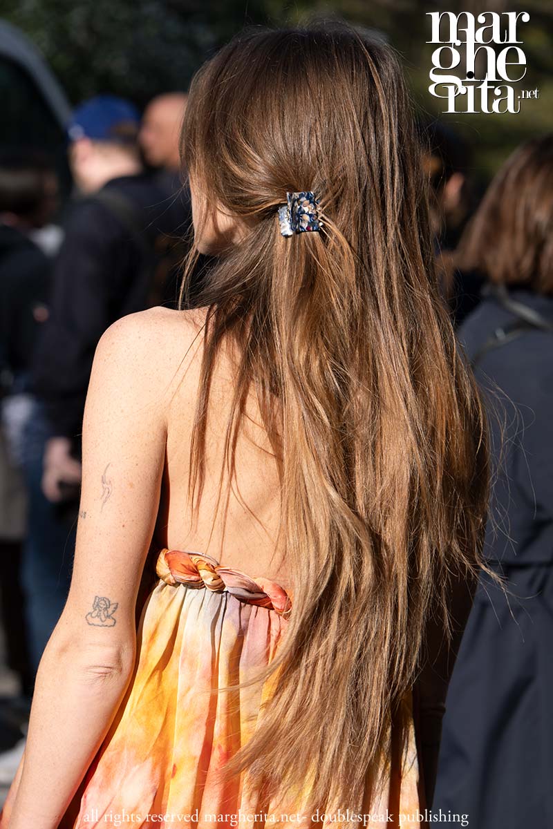 Le acconciature di Bridgerton tornano protagoniste alla Fashion Week 2026 - Photo Charlotte Mesman