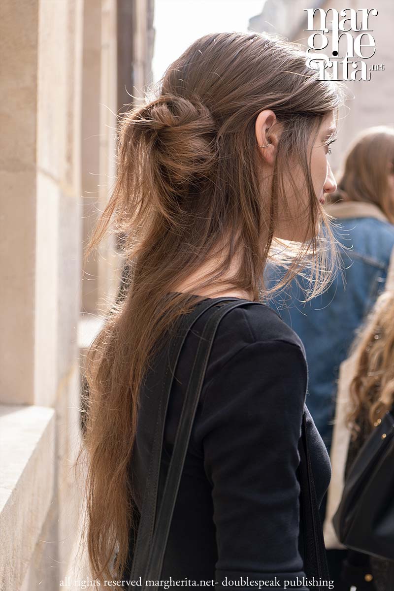 Le acconciature di Bridgerton tornano protagoniste alla Fashion Week 2026 - Photo Charlotte Mesman