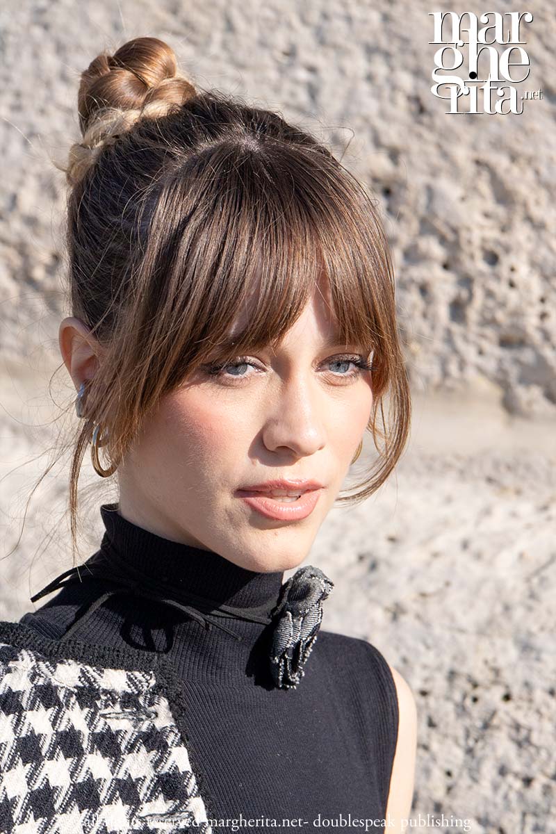 Curtain bangs: forse la tendenza capelli più irresistibile del 2026 - Photo Charlotte Mesman