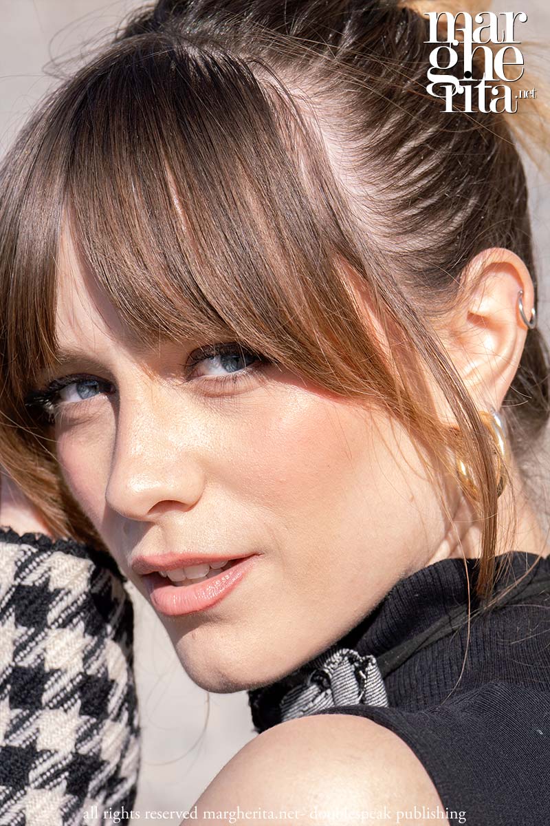 Curtain bangs: forse la tendenza capelli più irresistibile del 2026 - Photo Charlotte Mesman