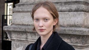 La nuova tendenza capelli per i tagli corti del 2026: imperfezione controllata - Photo ADVERSUS