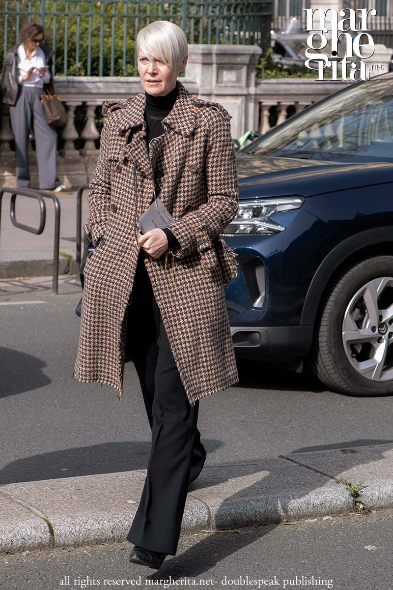 Aggiorna il tuo look primaverile 2026 con i quadretti. Tendenze moda - Photo Charlotte Mesman