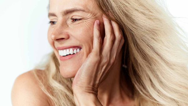 La pelle dopo i 50 anni. La perdita di compattezza della pelle e le rughe