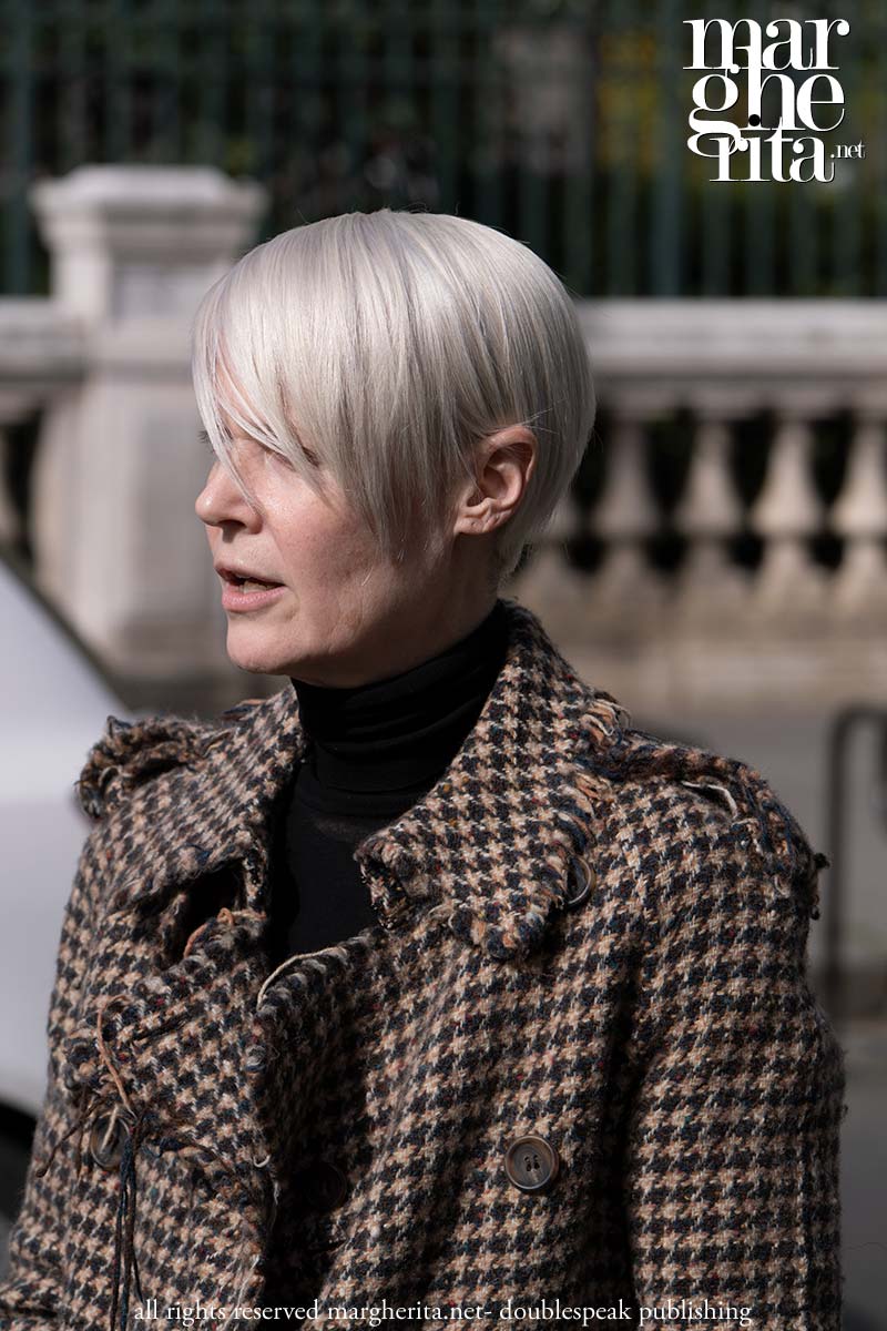 Tagli di capelli corti donna 2026: le tendenze capelli più belle e attuali - Photo Charlotte Mesman