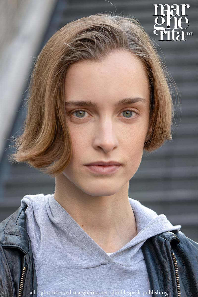Tagli di capelli corti donna 2026: le tendenze capelli più belle e attuali - Photo Charlotte Mesman
