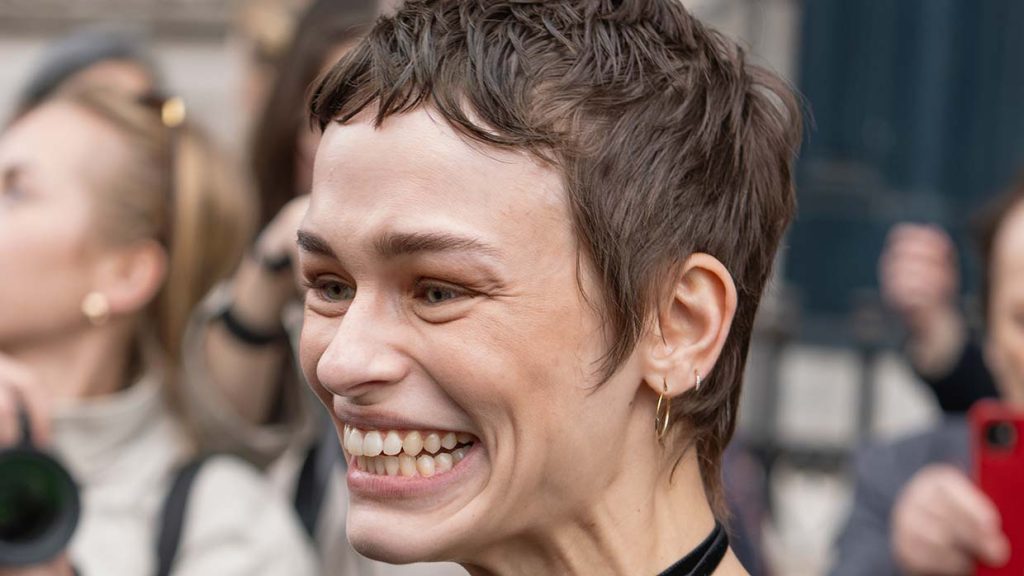 Tagli di capelli corti donna 2026: le tendenze capelli più belle e attuali - Photo Charlotte Mesman