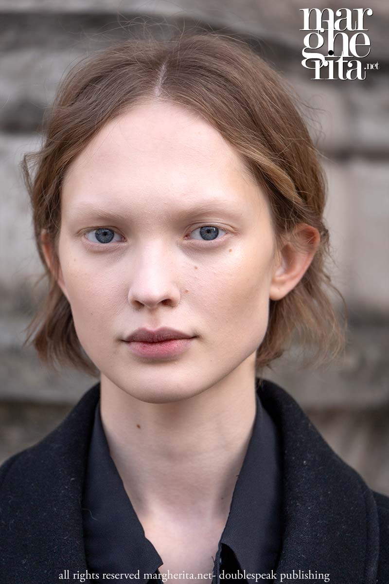 La nuova tendenza capelli per i tagli corti del 2026: imperfezione controllata - Photo Charlotte Mesman