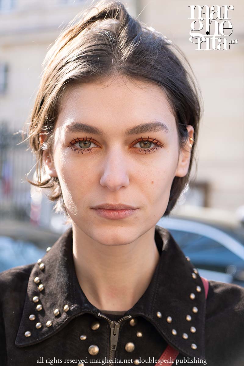 La nuova tendenza capelli per i tagli corti del 2026: imperfezione controllata - Photo Charlotte Mesman