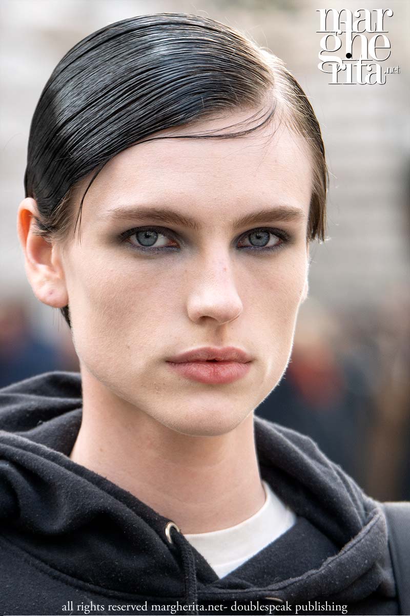 Il ritorno del make-up per l’autunno inverno 2026. Smokey eyes da Hermès - Photo Charlotte Mesman