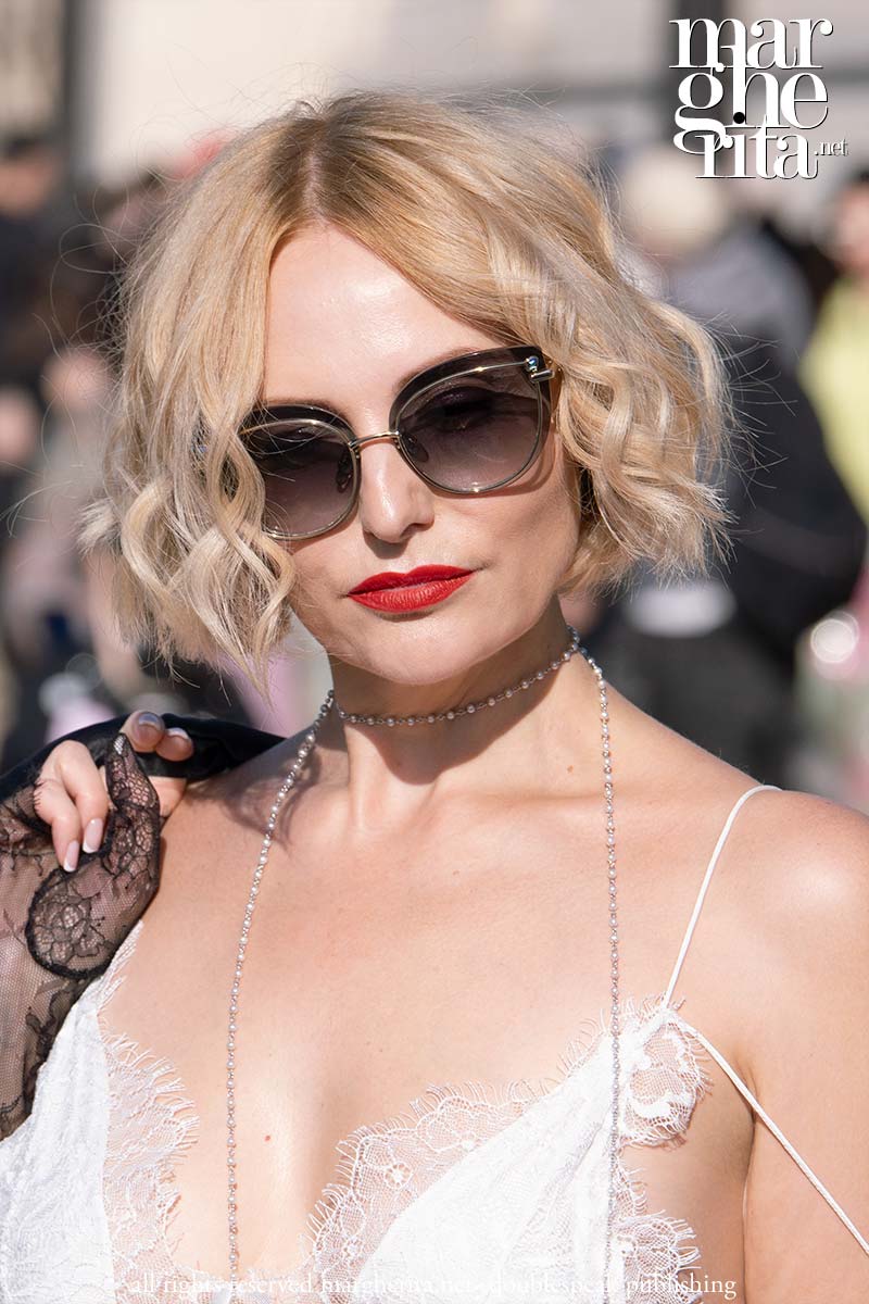 Tendenze capelli 2026. Il wavy bob è il taglio del momento e sta bene a tutte - Photo Charlotte Mesman