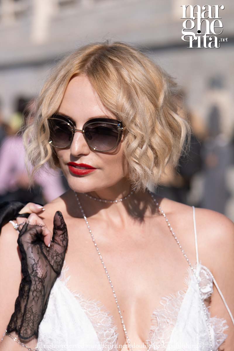 Tendenze capelli 2026. Il wavy bob è il taglio del momento e sta bene a tutte - Photo Charlotte Mesman