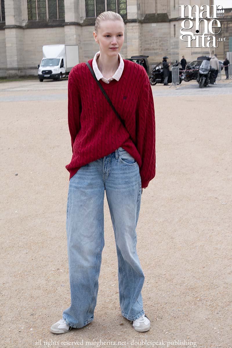 Wide leg jeans 2026: come indossare i jeans a gamba larga - Photo ADVERSUS