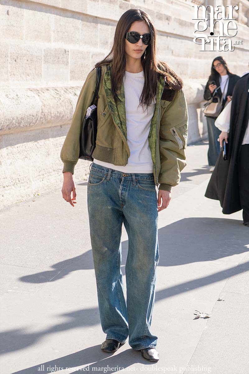 Wide leg jeans 2026: come indossare i jeans a gamba larga - Photo Charlotte Mesman