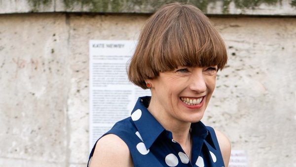 Perché questo taglio corto per l’estate 2026 funziona così bene soprattutto dopo i 50 anni - Photo Charlotte Mesman