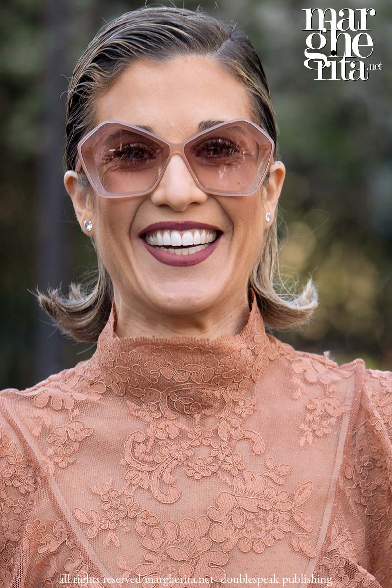 I trend occhiali da sole dell'estate 2026: dagli oversized allo sporty chic - Photo Charlotte Mesman