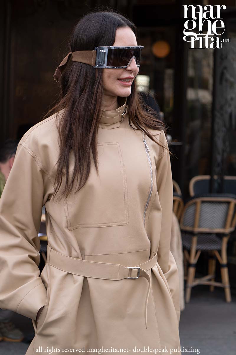 I trend occhiali da sole dell'estate 2026: dagli oversized allo sporty chic - Photo Charlotte Mesman