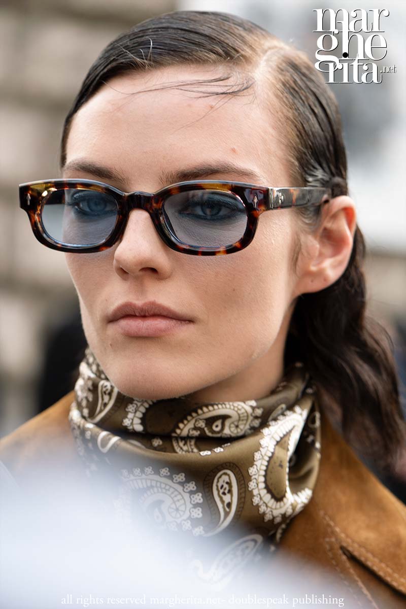 I trend occhiali da sole dell'estate 2026: dagli oversized allo sporty chic - Photo Charlotte Mesman