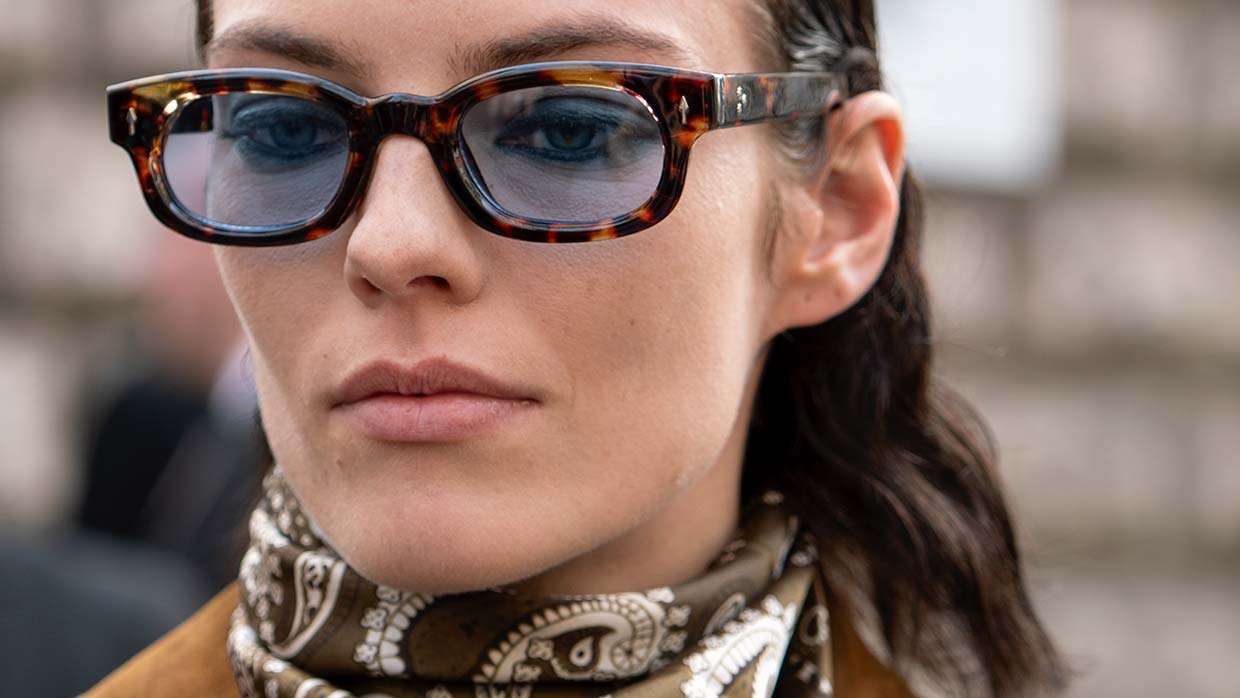 I trend occhiali da sole dell'estate 2026: dagli oversized allo sporty chic - Photo Charlotte Mesman