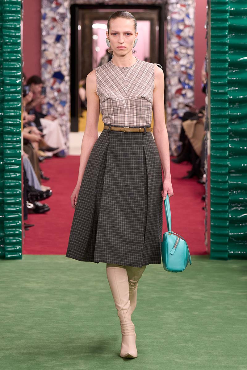 Le tendenze gonne autunno inverno 2026 2027: dal classico allo capo statement - Photo courtesy of Acne Studios