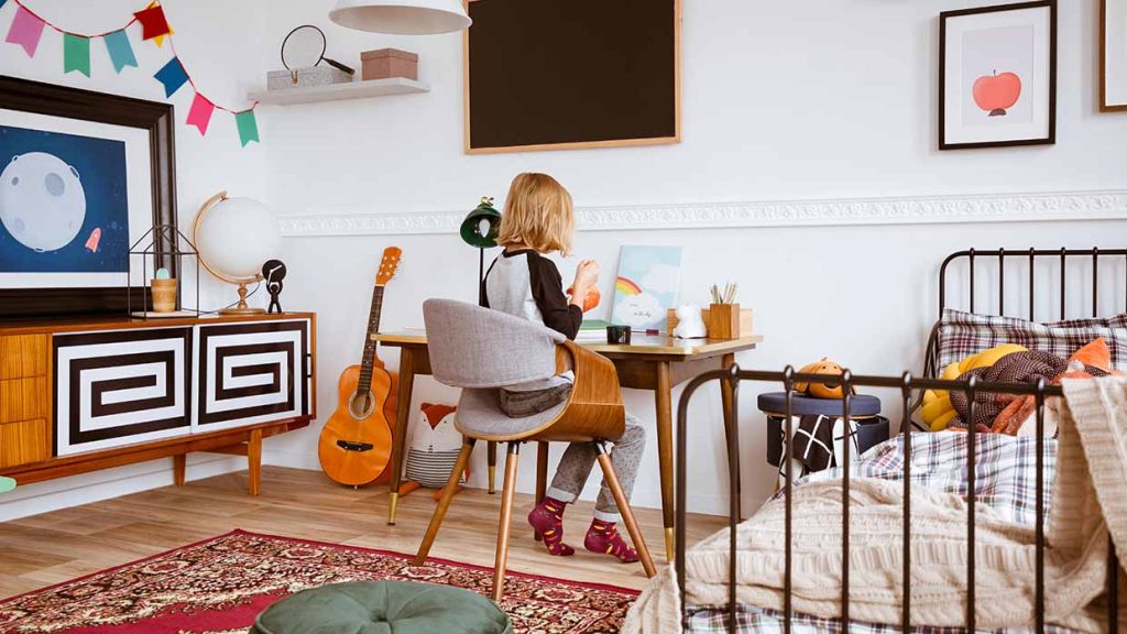 Cameretta per bambina: come progettare uno spazio che insegna l'ordine