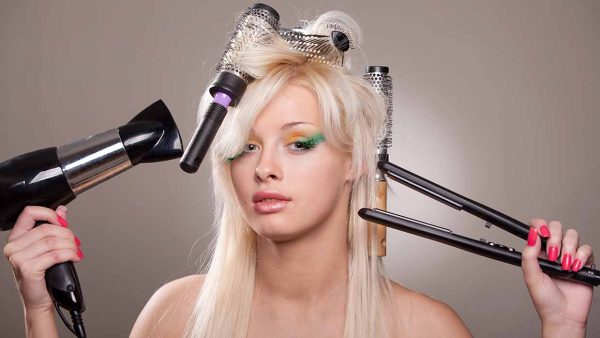 Cosa succede quando smetti i trattamenti per capelli per un anno? Molte donne dicono che i loro capelli non sono mai stati così belli