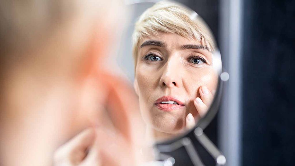Skin minimalism: perché fare meno potrebbe essere la cosa più efficace che puoi fare per la tua pelle