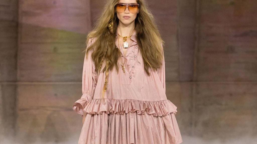 Perché il romanticismo sarà la tendenza moda dell'autunno/inverno 2026-2027 - Photo courtesy of Chloé