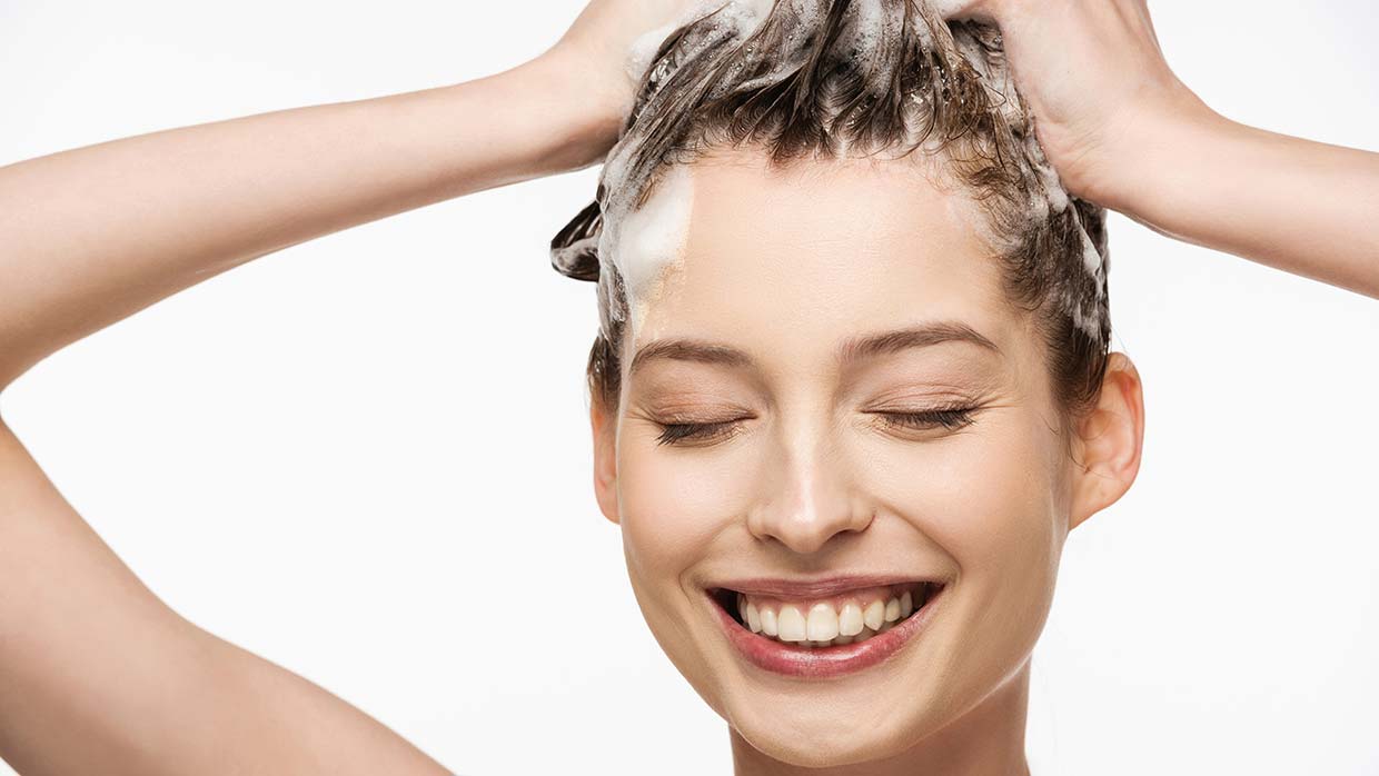 Skinification del cuoio capelluto: questa tendenza è la chiave per capelli splendidi nel 2026