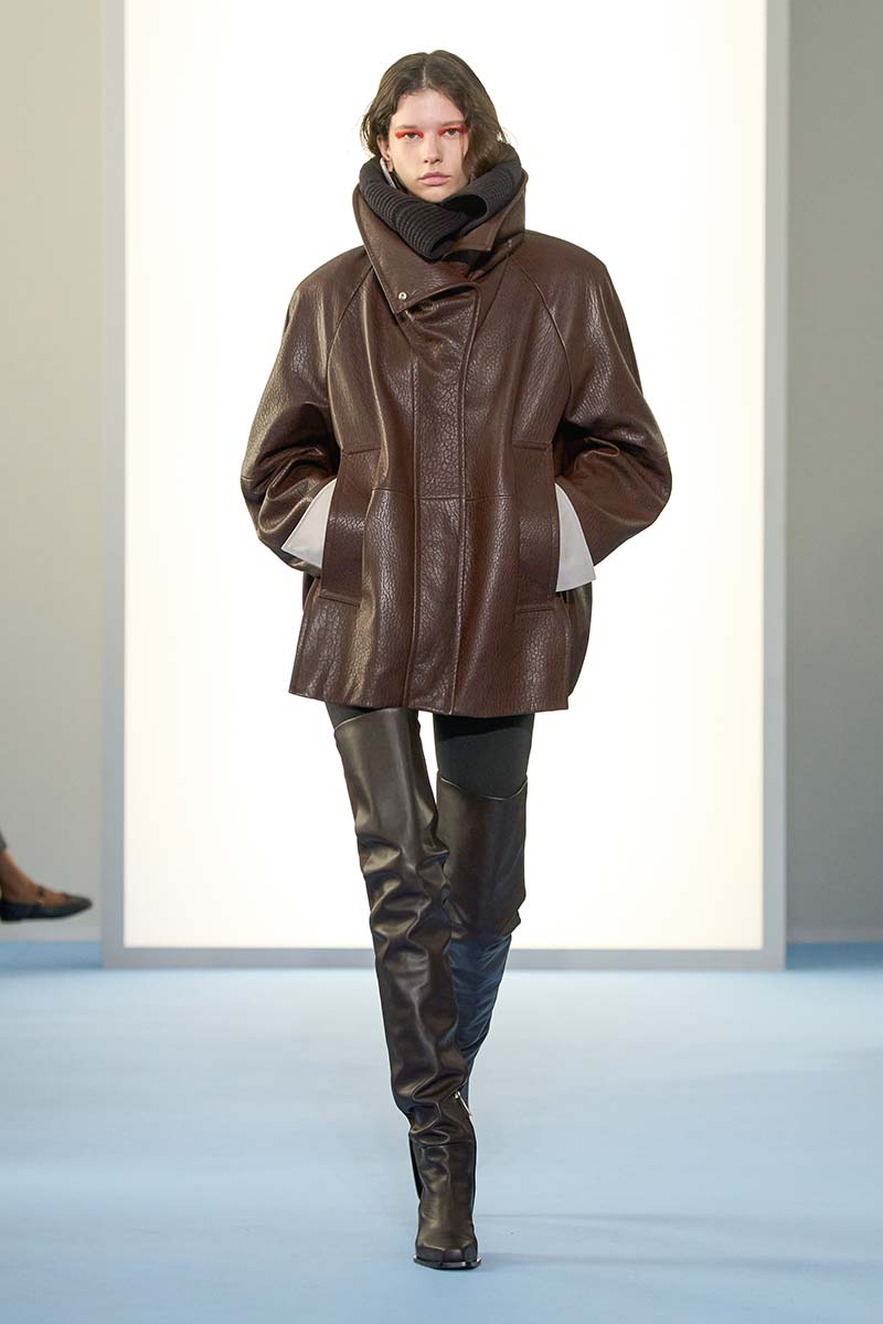 Stivali alti per l'inverno 2026: fanno sembrare le gambe più lunghe - Photo courtesy of Sportmax
