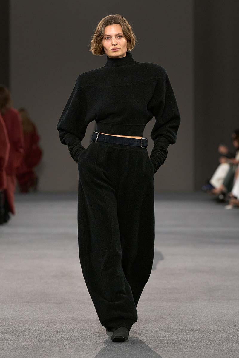 Nuovi volumi e nuove idee di styling per i maglioni dell'autunno/inverno 2026-2027 - Photo courtesy of Max Mara