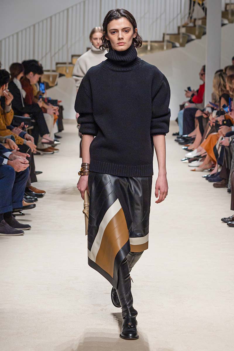 Nuovi volumi e nuove idee di styling per i maglioni dell'autunno/inverno 2026-2027 - Photo courtesy of Tod’s