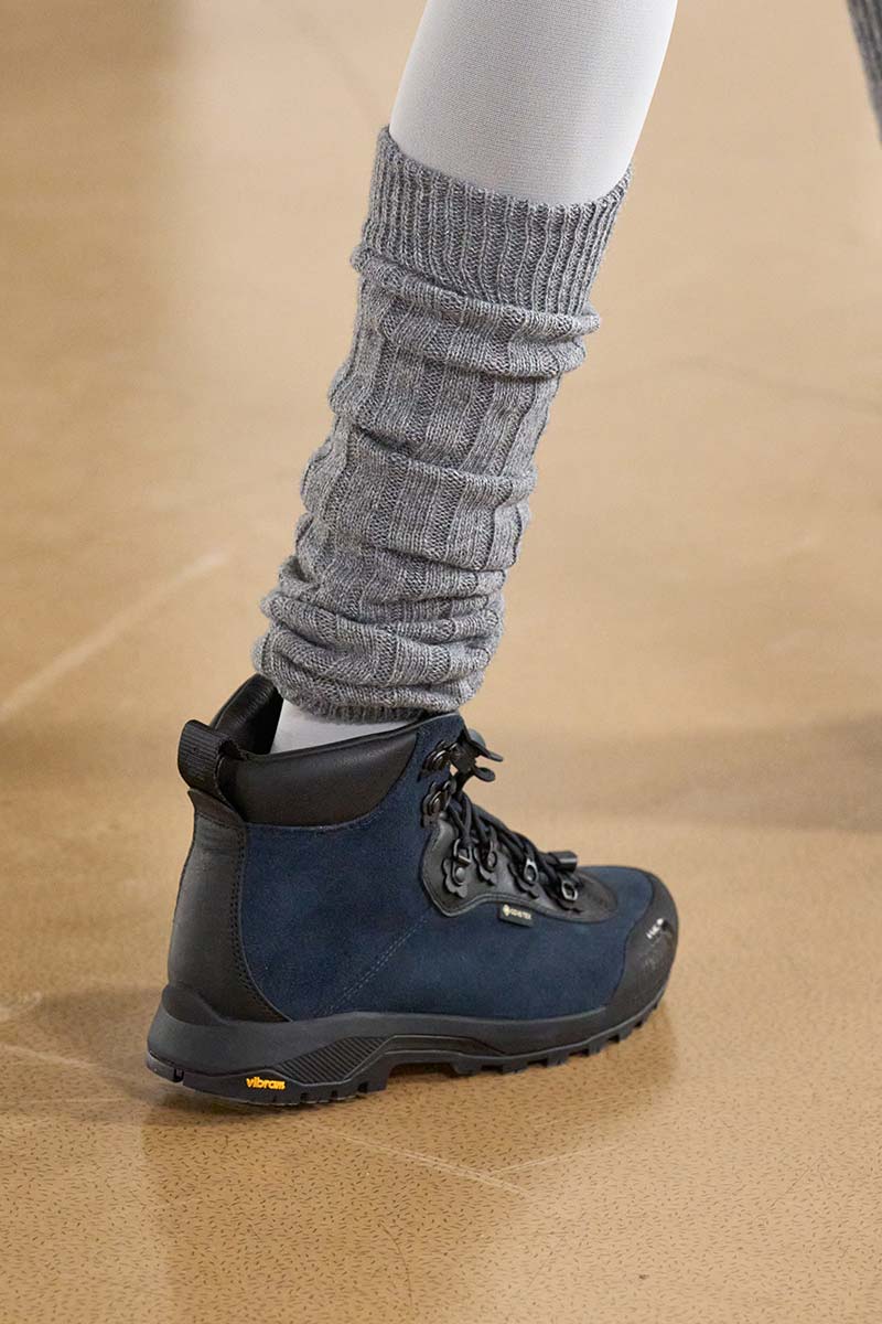 Tendenza moda autunno 2026: gli scaldamuscoli - Photo courtesy of Cecile Bahnsen