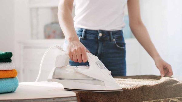 Stirature impeccabili: meglio un ferro da stiro con o senza caldaia